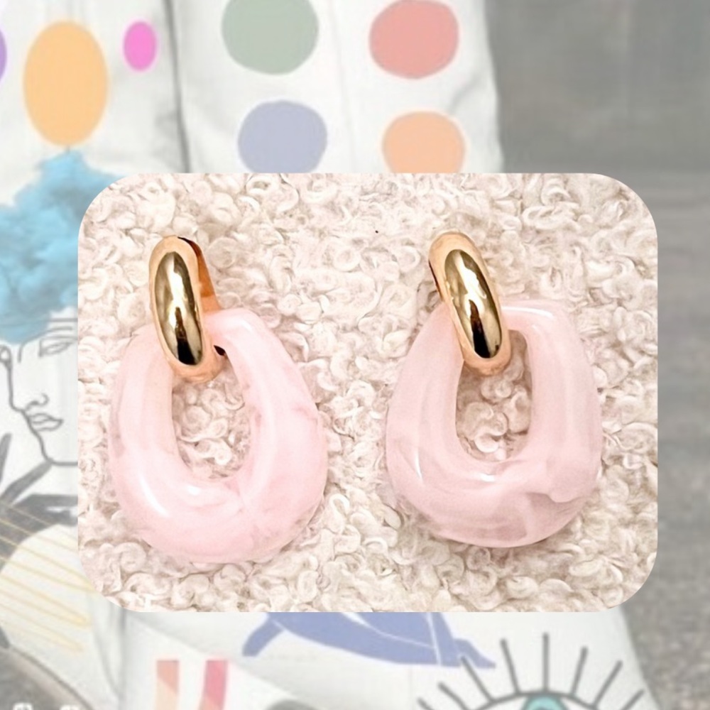 🎉🎉Gold Hoop Pink Resin Drop Earrings